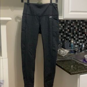 Sketchers workout leggings with pockets